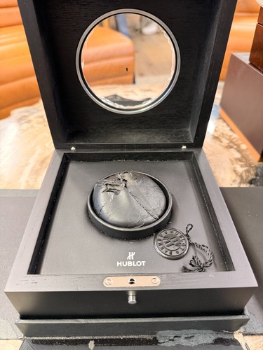 Hublot black watch - hublot,